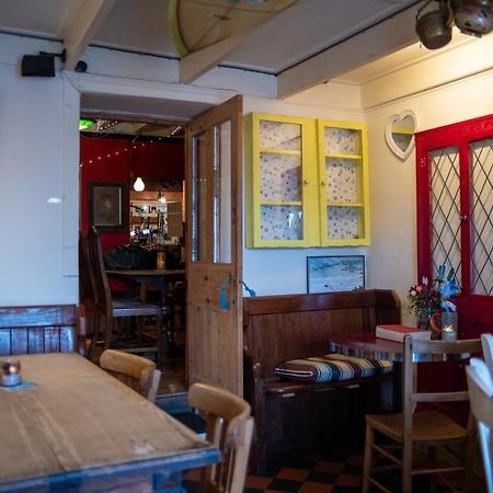 The Rum Shack Manorbier Castle Inn المظهر الخارجي الصورة