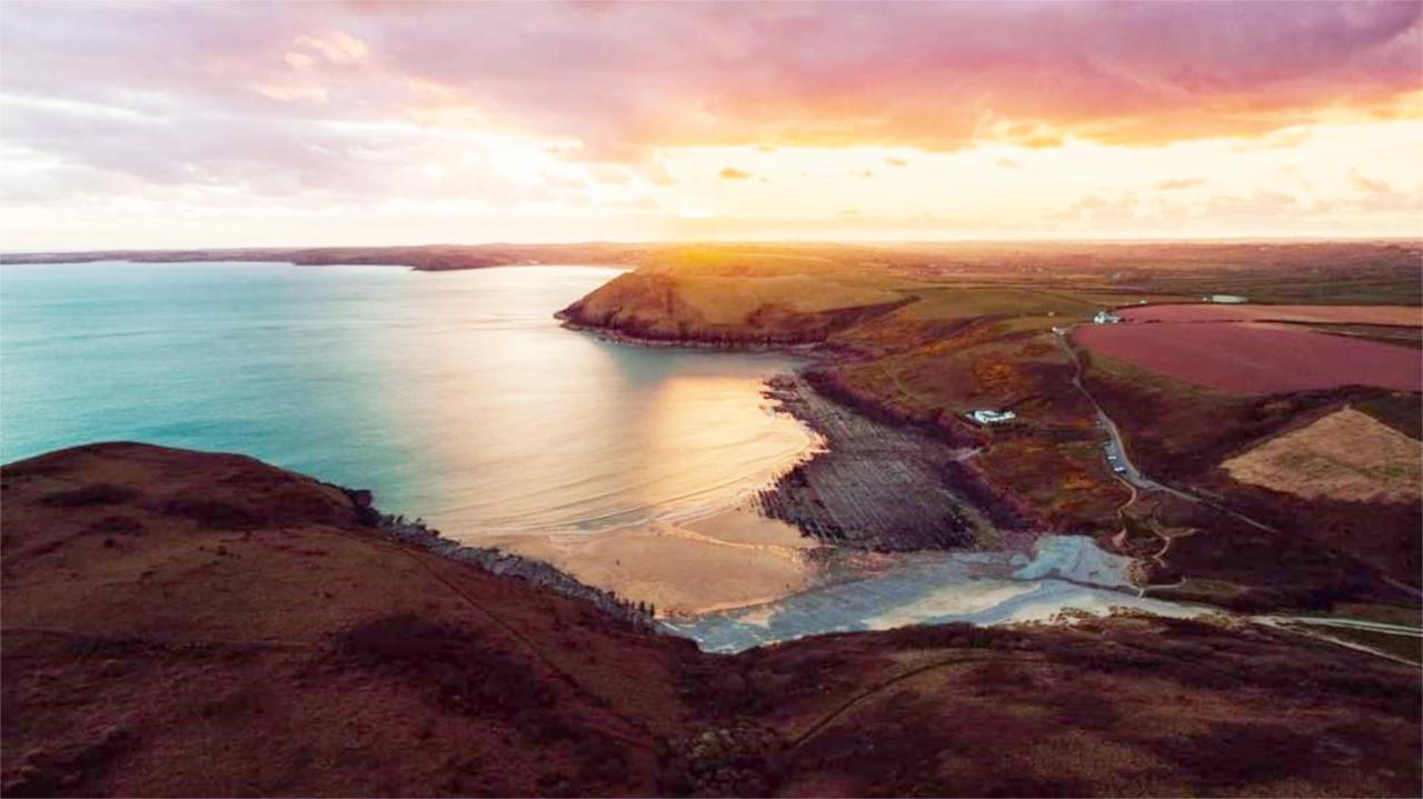 The Rum Shack Manorbier Castle Inn المظهر الخارجي الصورة